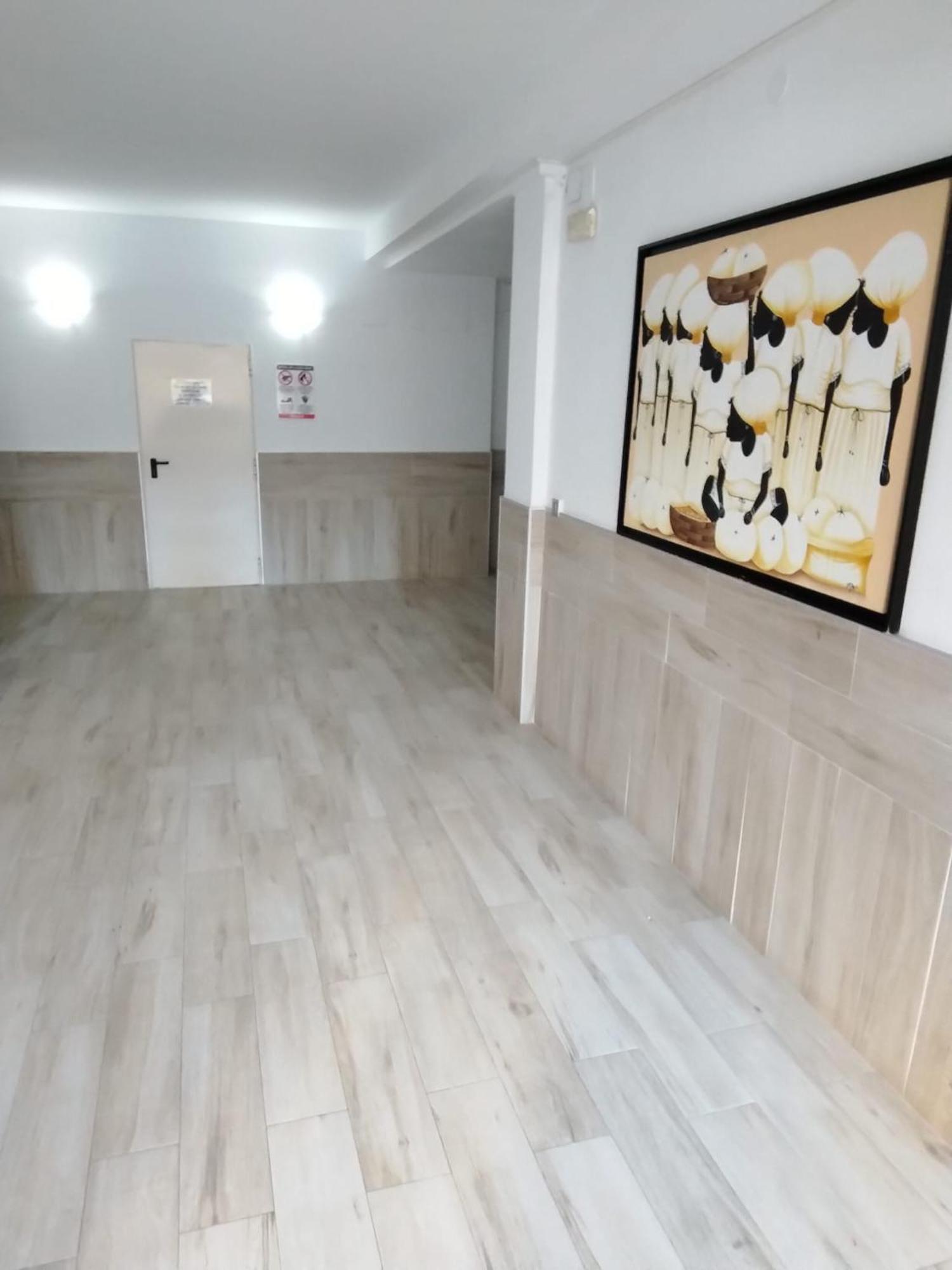 Alojamiento Tahri Torremolinos Exteriör bild